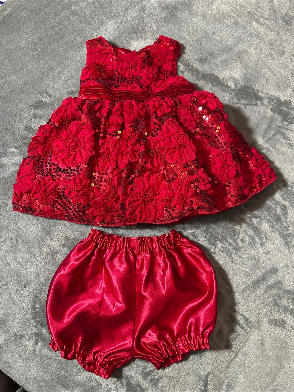 EUC American Princess Red Sequin & Rosette Baby Dress Sz 12 mos ❤️ 2 pc set.